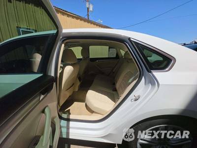 2015 Volkswagen Passat 1.8T SE w/Sunroof & Navigation - zdjęcie 13 z 26 - miniatura
