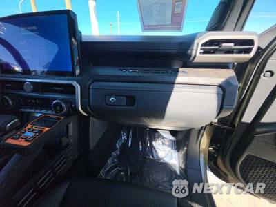 2025 Toyota Tacoma Limited Crew Cab Medium Bed - zdjęcie 19 z 20 - miniatura