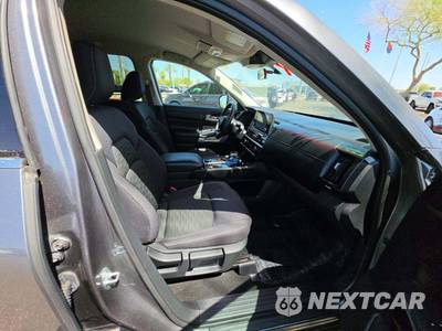 2025 Nissan Pathfinder SV - zdjęcie 16 z 18 - miniatura