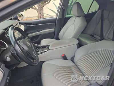 2019 Toyota Camry SE - zdjęcie 6 z 26 - miniatura