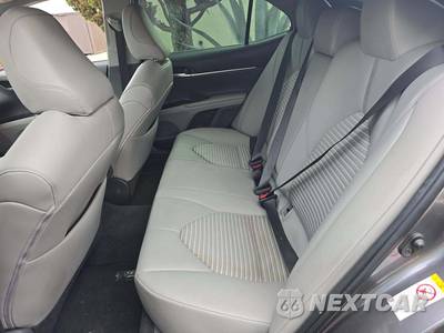 2019 Toyota Camry SE - zdjęcie 13 z 26 - miniatura