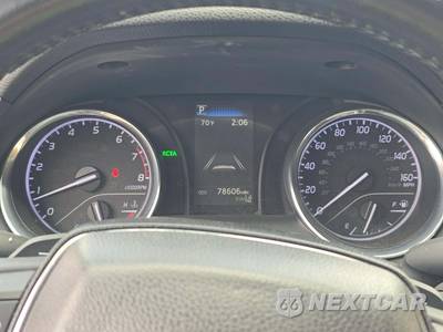 2019 Toyota Camry SE - zdjęcie 9 z 26 - miniatura