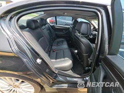 2014 BMW 5 Series Sedan 550i LUXURY LINE - zdjęcie 16 z 45 - miniatura