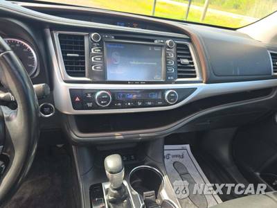 2018 Toyota Highlander XLE - zdjęcie 7 z 18 - miniatura