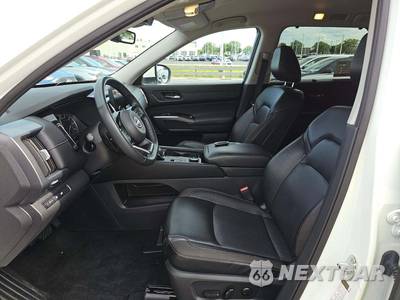 2024 Nissan Pathfinder SL - zdjęcie 6 z 23 - miniatura