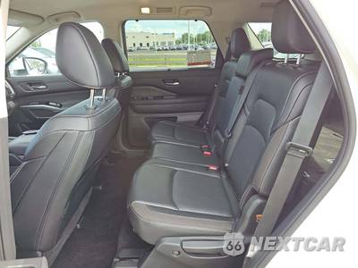 2024 Nissan Pathfinder SL - zdjęcie 13 z 23 - miniatura