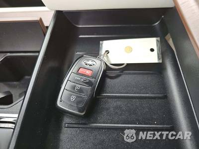 2024 Toyota Sequoia Capstone - zdjęcie 5 z 19 - miniatura