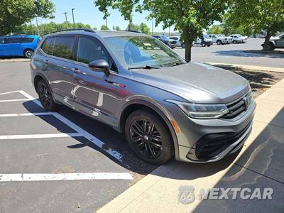 2022 Volkswagen Tiguan SE R-Line Black - zdjęcie 4 z 21 - miniatura