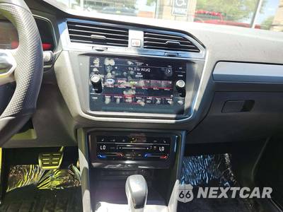 2022 Volkswagen Tiguan SE R-Line Black - zdjęcie 10 z 21 - miniatura