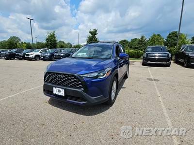 2022 Toyota Corolla Cross LE - zdjęcie 1 z 19 - miniatura