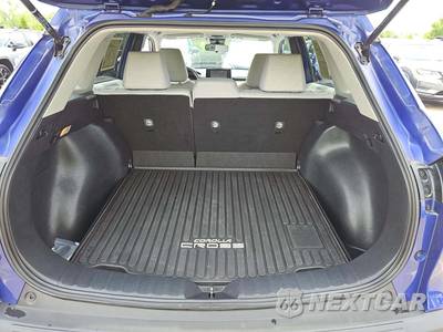 2022 Toyota Corolla Cross LE - zdjęcie 11 z 19 - miniatura