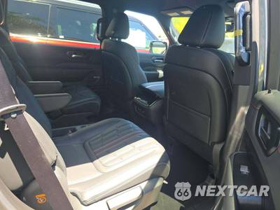 2026 Nissan Armada PRO-4X - zdjęcie 17 z 21 - miniatura