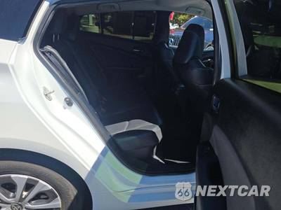 2022 Toyota Prius Prime XLE - zdjęcie 13 z 18 - miniatura