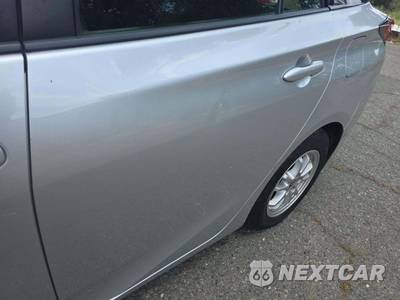 2019 Toyota Prius LE - zdjęcie 26 z 39 - miniatura