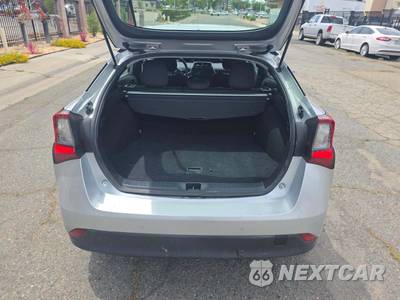 2019 Toyota Prius LE - zdjęcie 11 z 39 - miniatura