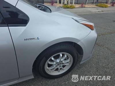 2019 Toyota Prius LE - zdjęcie 38 z 39 - miniatura
