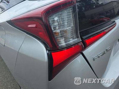 2019 Toyota Prius LE - zdjęcie 32 z 39 - miniatura