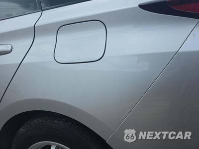 2019 Toyota Prius LE - zdjęcie 28 z 39 - miniatura