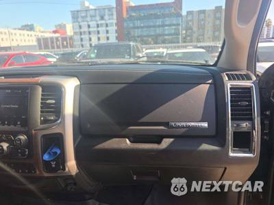 2019 Ram 1500 Classic Laramie Crew Cab Short Bed - zdjęcie 16 z 20 - miniatura