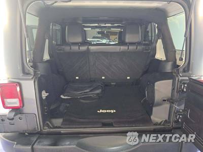 2014 Jeep Wrangler Unlimited Sahara - zdjęcie 14 z 29 - miniatura