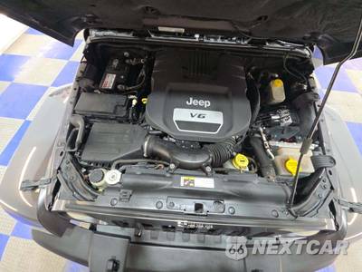 2014 Jeep Wrangler Unlimited Sahara - zdjęcie 24 z 29 - miniatura