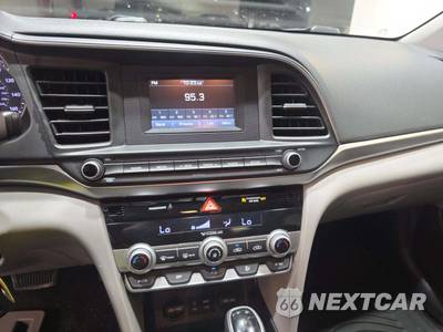 2020 Hyundai Elantra SE Sedan - zdjęcie 10 z 27 - miniatura