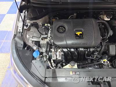 2020 Hyundai Elantra SE Sedan - zdjęcie 24 z 27 - miniatura