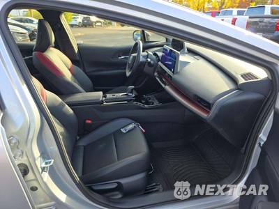 2026 Toyota Prius Plug-In Hybrid XSE - zdjęcie 15 z 20 - miniatura