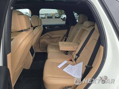 2021 Porsche Cayenne - zdjęcie 10 z 22 - miniatura