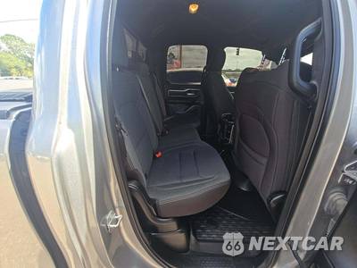 2022 Ram 1500 Big Horn Extended Cab Medium Bed - zdjęcie 16 z 21 - miniatura