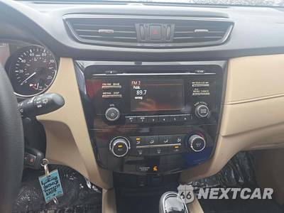 2017 Nissan Rogue S - zdjęcie 10 z 23 - miniatura