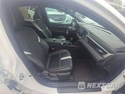 2025 Toyota Camry SE - zdjęcie 18 z 21 - miniatura