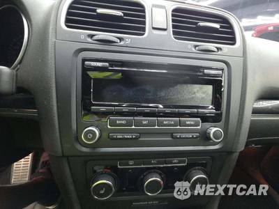 2014 Volkswagen GTI Wolfsburg Edition - zdjęcie 32 z 34 - miniatura