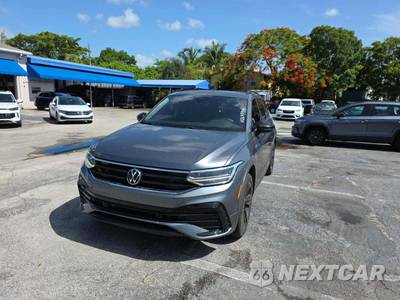 2023 Volkswagen Tiguan SE R-Line Black - zdjęcie 1 z 21 - miniatura
