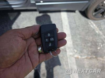 2023 Volkswagen Tiguan SE R-Line Black - zdjęcie 8 z 21 - miniatura