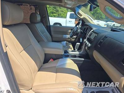 2016 Toyota Sequoia Limited - zdjęcie 19 z 26 - miniatura