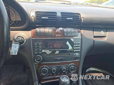 2005 Mercedes-Benz C 240 4MATIC Sedan - zdjęcie 10 z 28 - miniatura