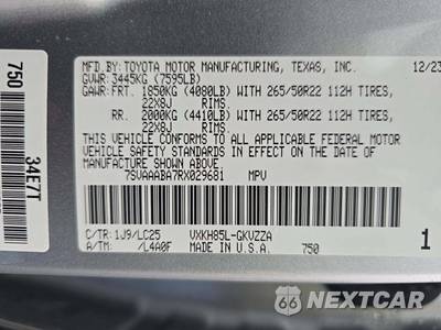 2024 Toyota Sequoia Capstone - zdjęcie 2 z 21 - miniatura