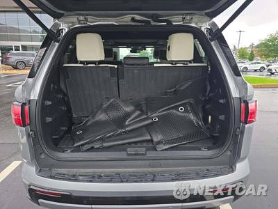2024 Toyota Sequoia Capstone - zdjęcie 12 z 21 - miniatura