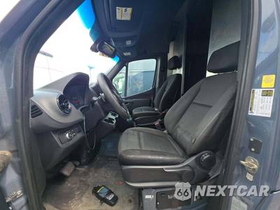 2019 Mercedes-Benz Sprinter 2500 Cargo Van Standard Roof 144.0" WB - zdjęcie 6 z 23 - miniatura