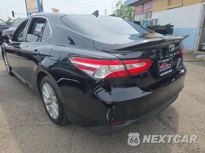 2019 Toyota Camry LE - zdjęcie 2 z 20 - miniatura