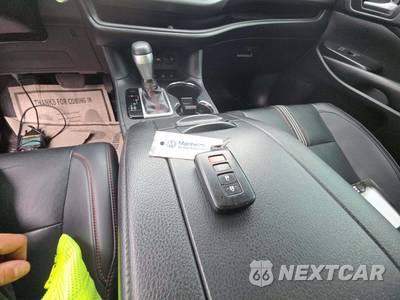 2019 Toyota Highlander SE - zdjęcie 8 z 21 - miniatura