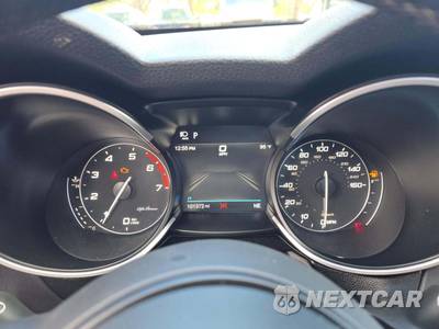 2023 Alfa Romeo Stelvio Ti - zdjęcie 9 z 31 - miniatura