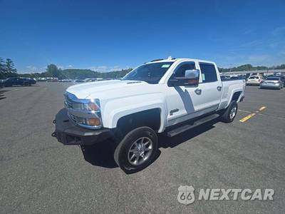 2015 Chevrolet Silverado 2500HD High Country Crew Cab Medium Bed 3LZ w/Built-In Wi-Fi