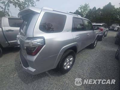 2016 Toyota 4Runner SR5 - zdjęcie 3 z 26 - miniatura