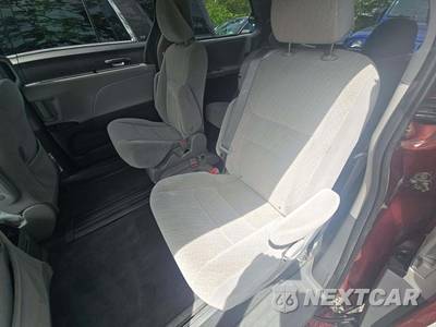 2020 Toyota Sienna LE 8-Passenger 119.3" WB - zdjęcie 13 z 25 - miniatura