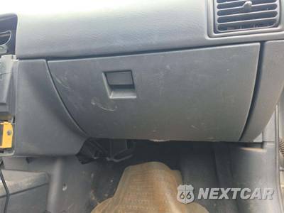 2000 Chevrolet Cavalier Sedan - zdjęcie 19 z 33 - miniatura