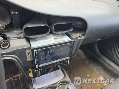 2000 Chevrolet Cavalier Sedan - zdjęcie 21 z 33 - miniatura
