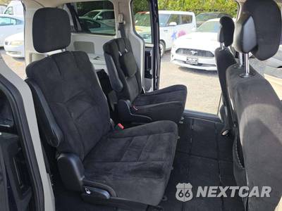 2015 Dodge Grand Caravan SXT 121.2" WB - zdjęcie 17 z 23 - miniatura