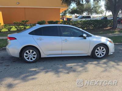 2026 Toyota Corolla LE Sedan - zdjęcie 4 z 20 - miniatura